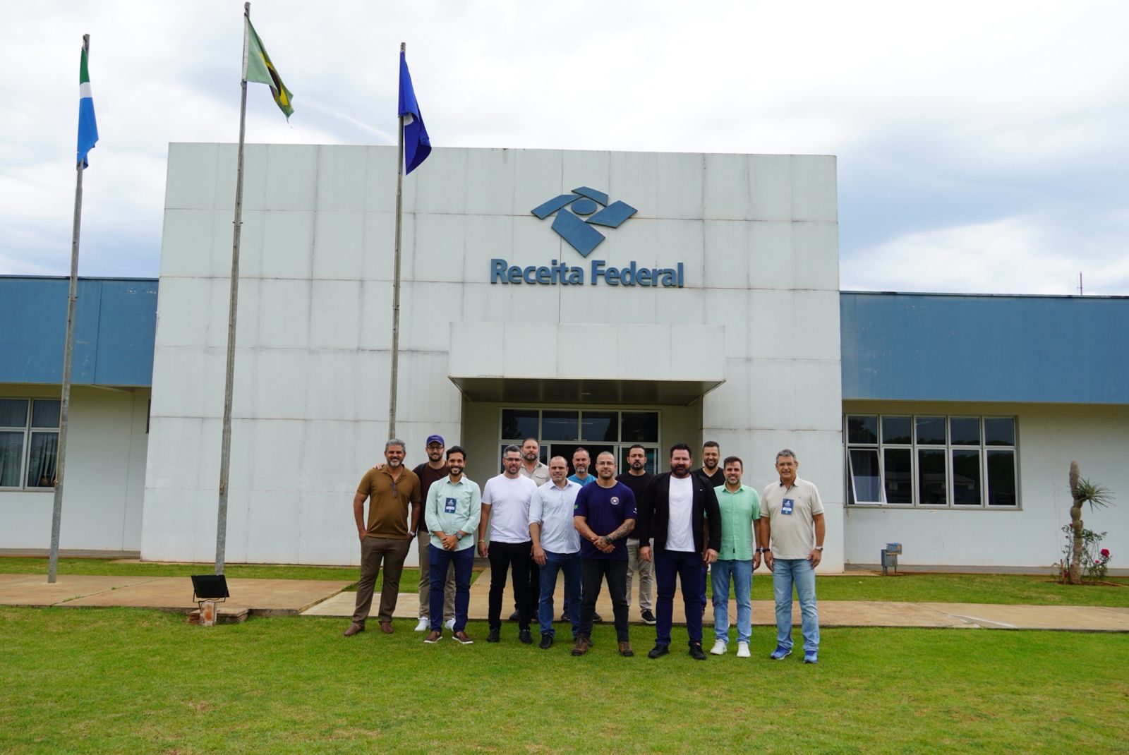 Grupo em visita técnica à Receita Federal na fronteira